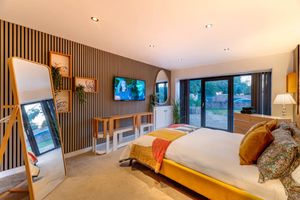 Photo 11- click for photo gallery